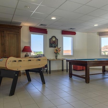 Hotel Le Chatard Sarcey Bagian luar foto