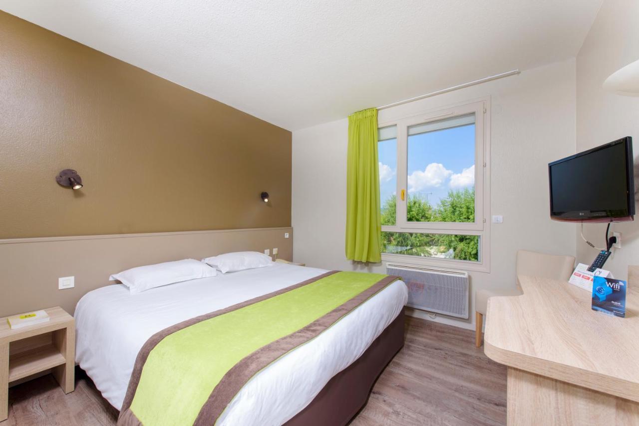 Hotel Le Chatard Sarcey Bagian luar foto