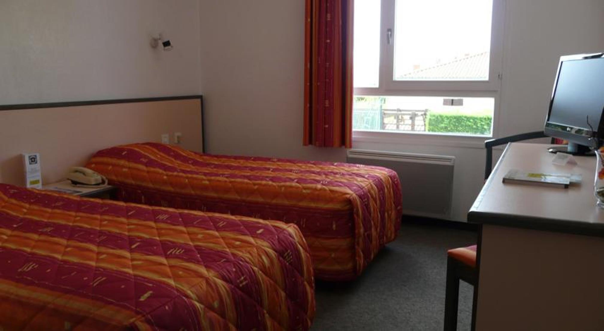 Hotel Le Chatard Sarcey Bagian luar foto
