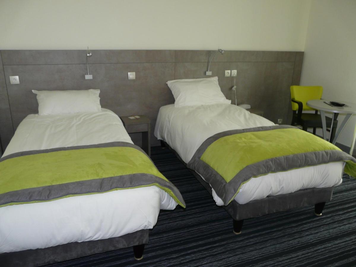 Hotel Le Chatard Sarcey Bagian luar foto