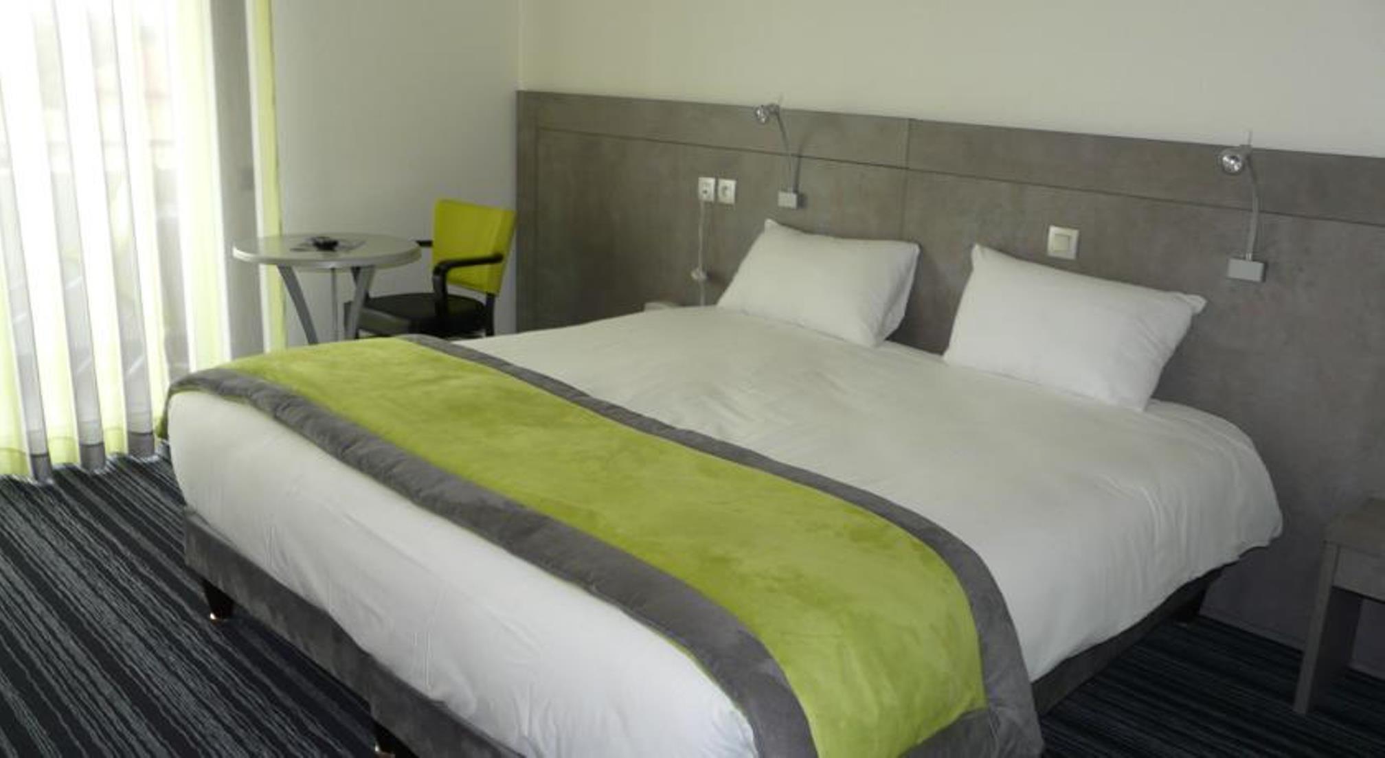 Hotel Le Chatard Sarcey Bagian luar foto