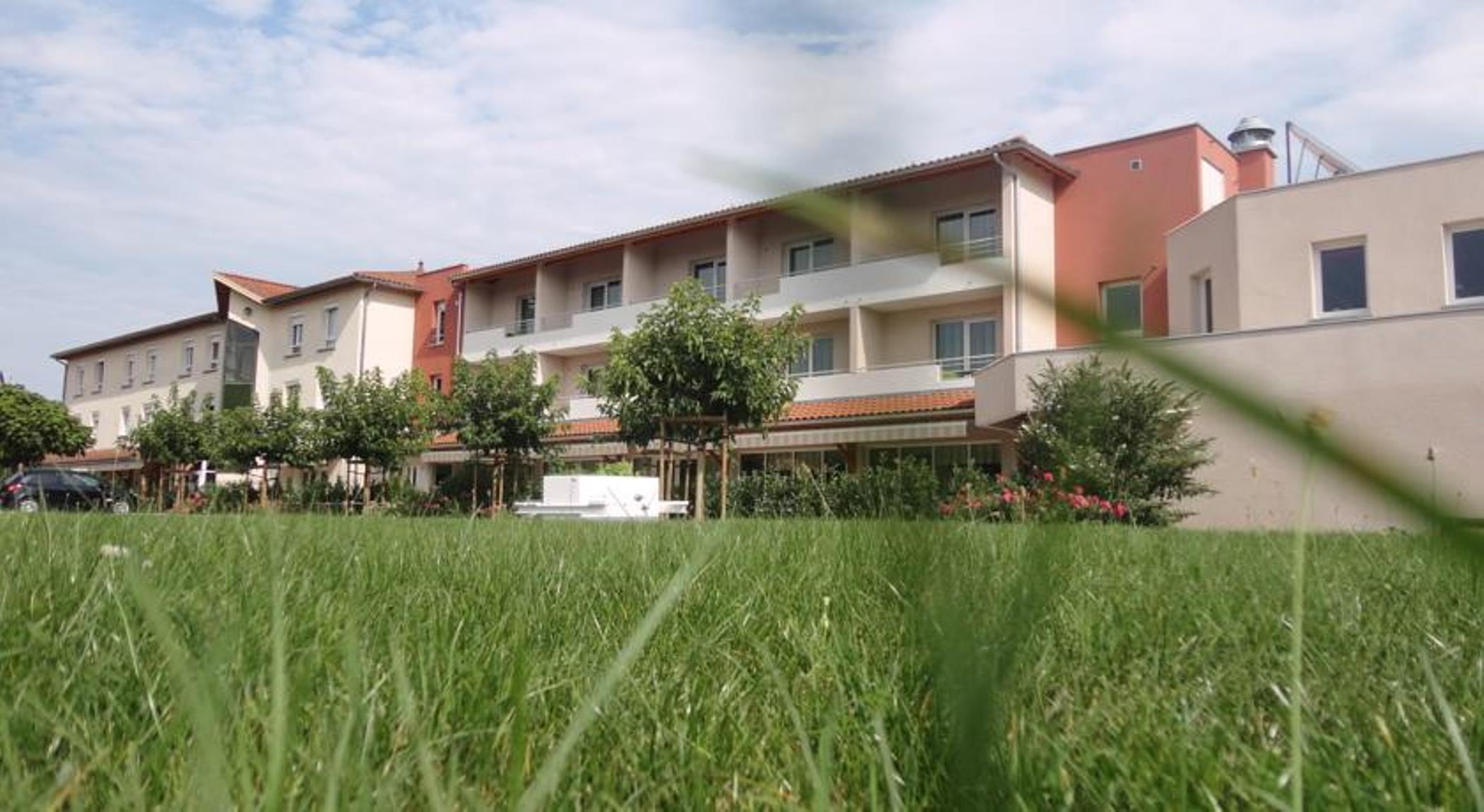Hotel Le Chatard Sarcey Bagian luar foto