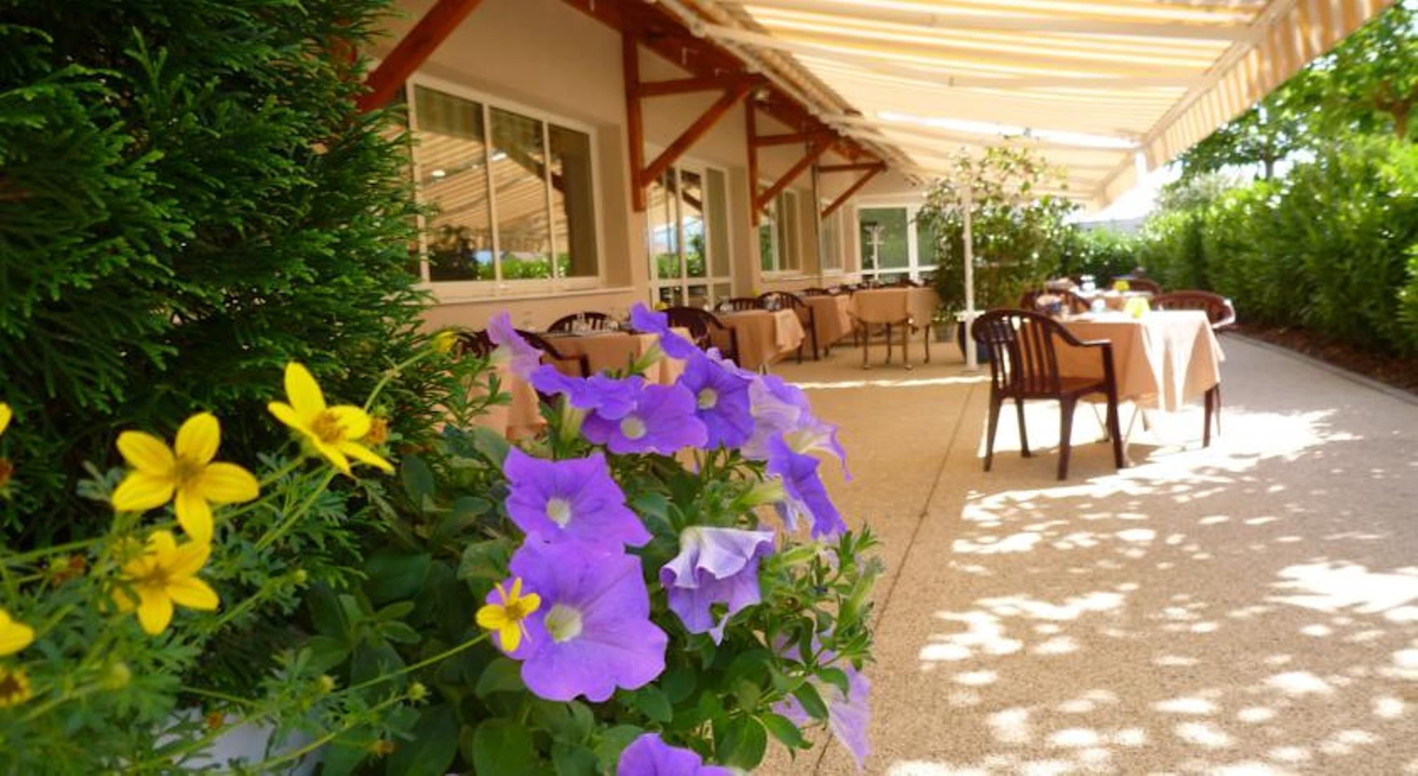 Hotel Le Chatard Sarcey Bagian luar foto