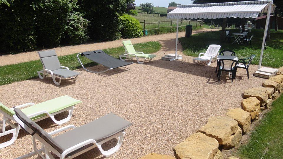 Hotel Le Chatard Sarcey Bagian luar foto