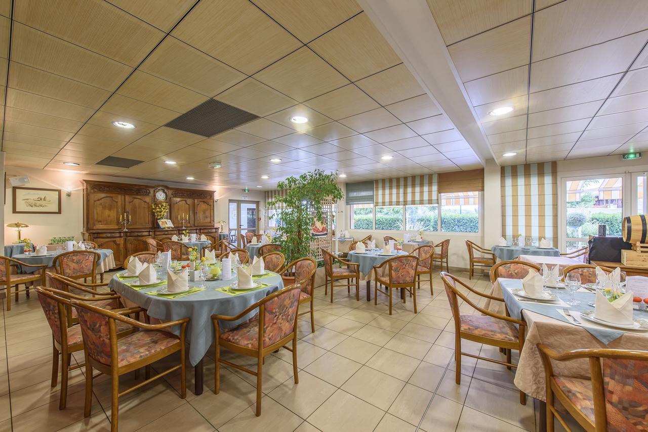 Hotel Le Chatard Sarcey Bagian luar foto