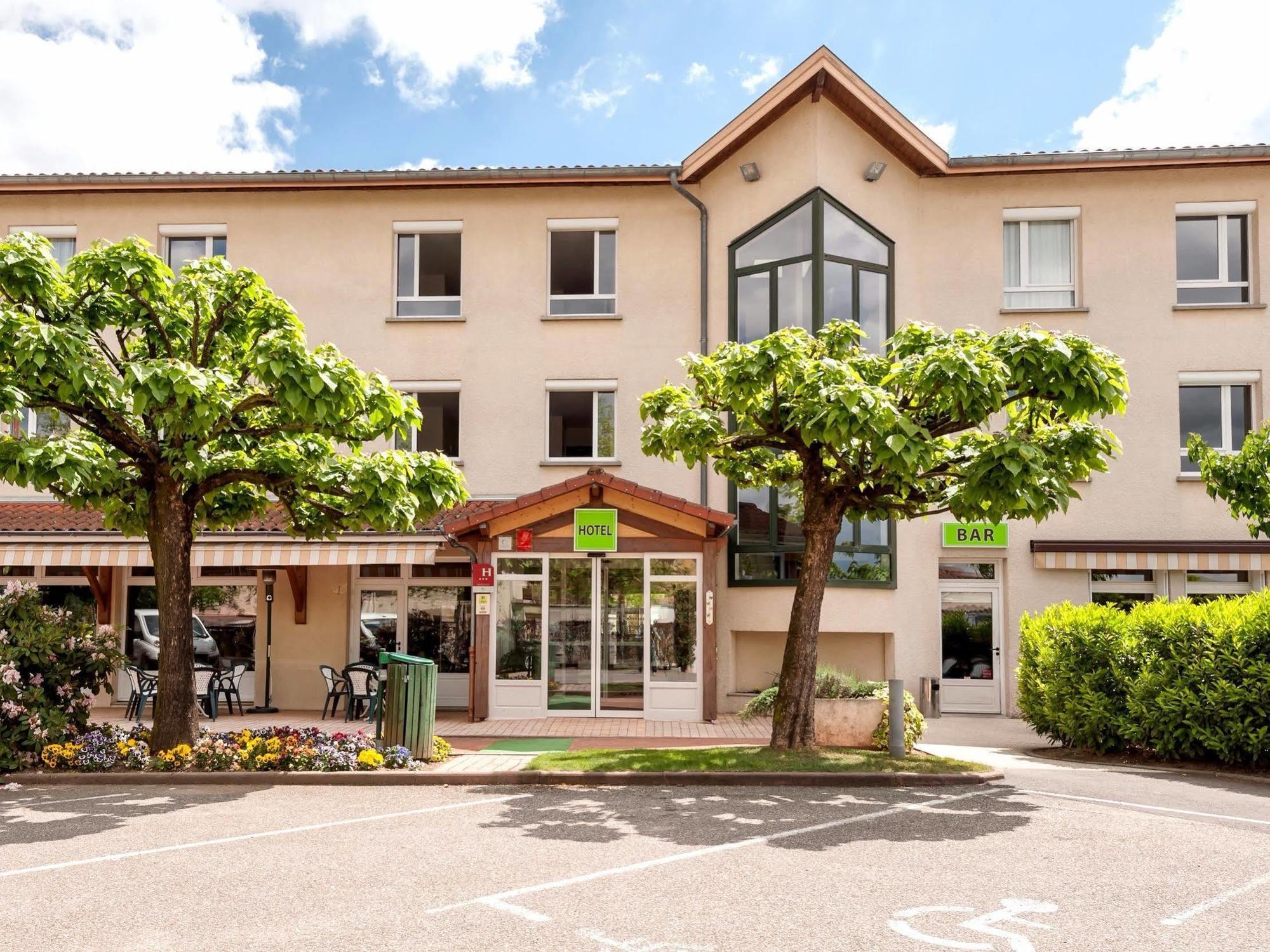 Hotel Le Chatard Sarcey Bagian luar foto