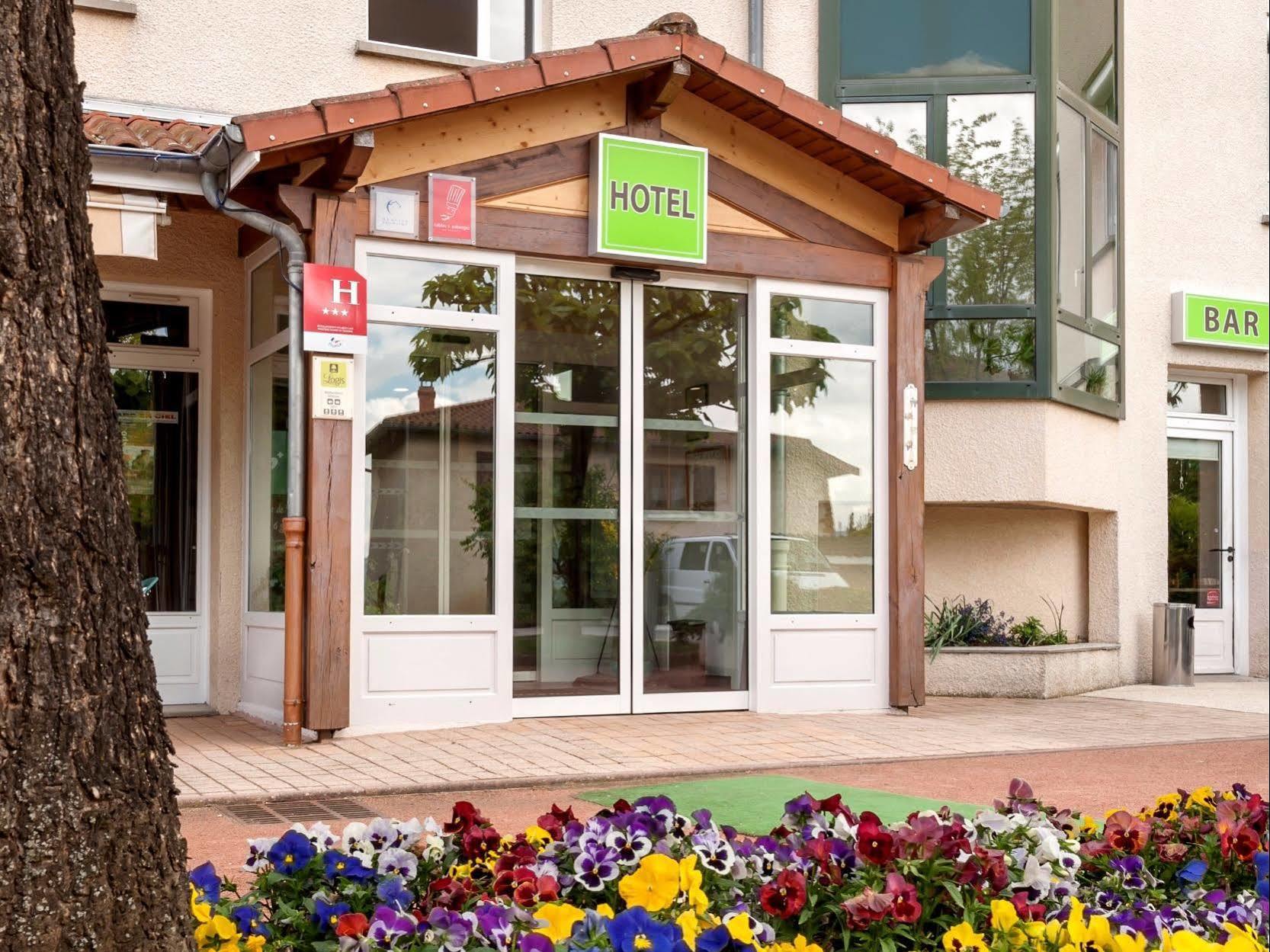 Hotel Le Chatard Sarcey Bagian luar foto